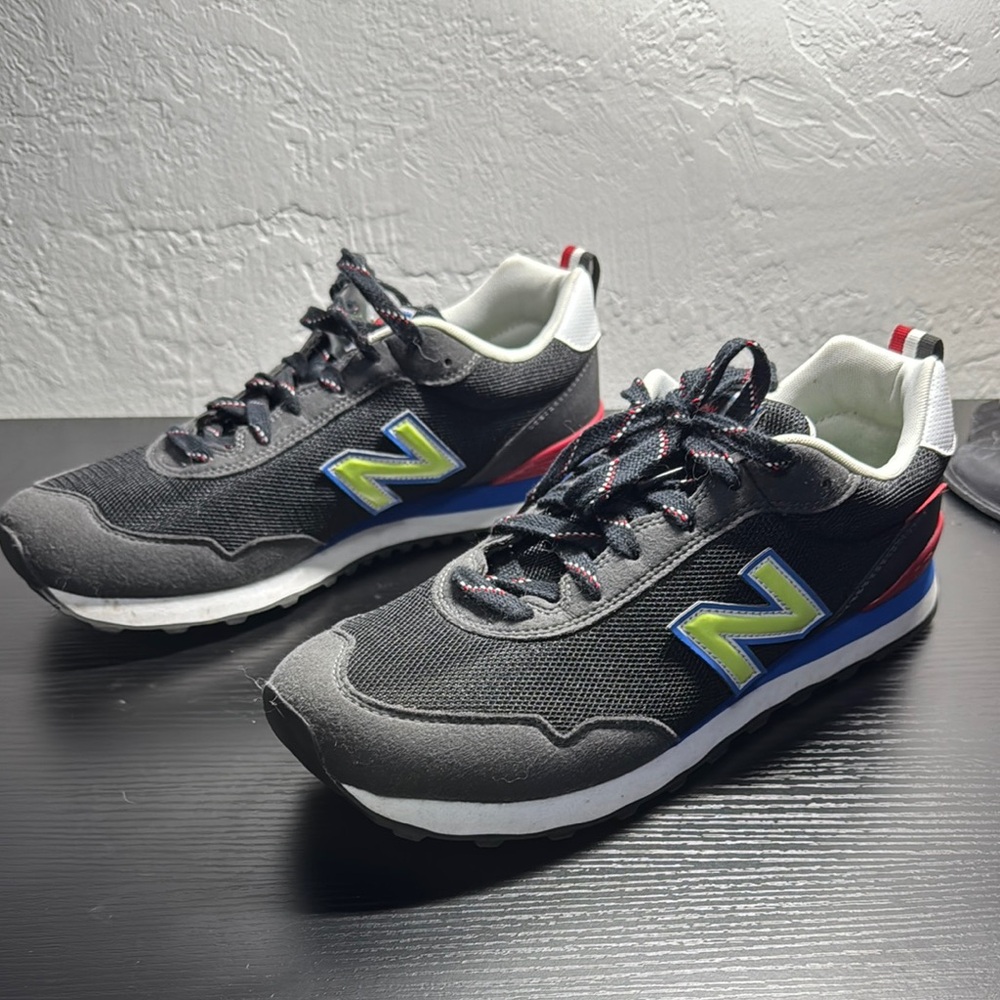 New Balance Men's Black and Blue Sneakers size 11